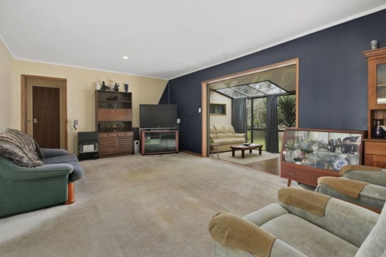 Photo of property in 13 Sharivari Place, Conifer Grove, Takanini, 2112