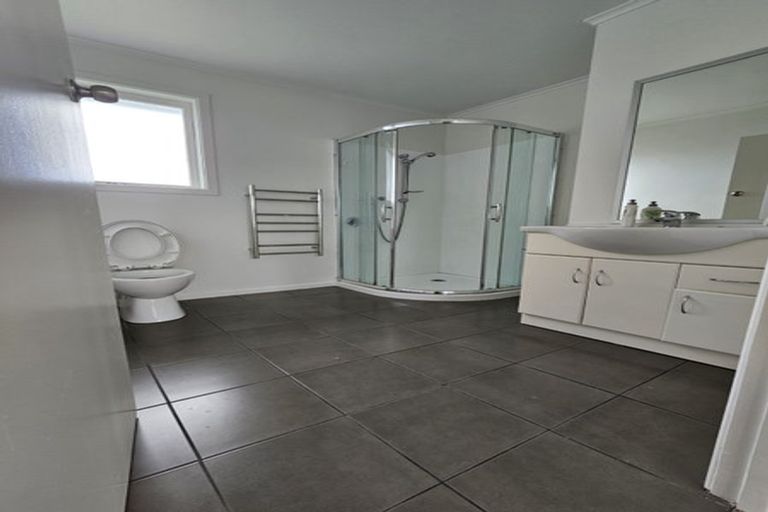 Photo of property in 1/42 Lyttelton Avenue, Forrest Hill, Auckland, 0620