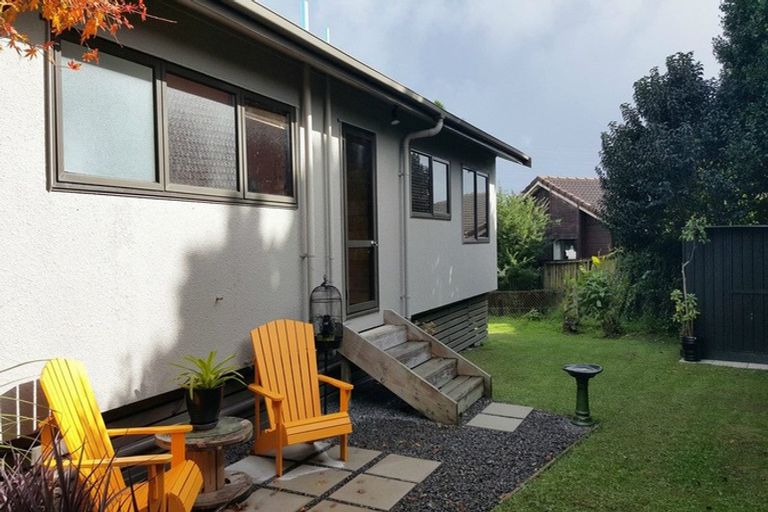 Photo of property in 1/302 Te Atatu Road, Te Atatu South, Auckland, 0610