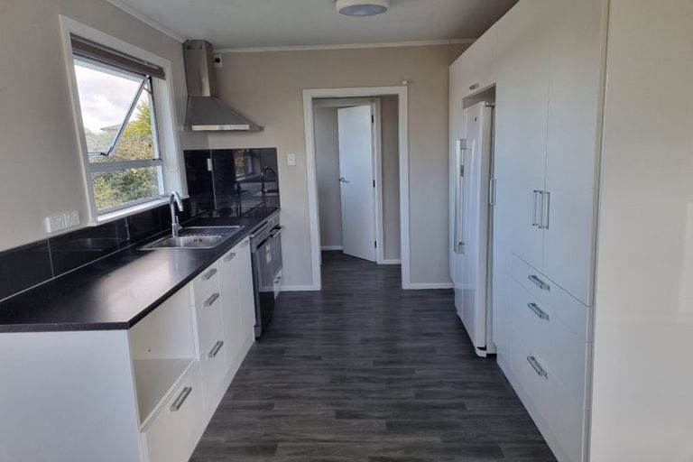 Photo of property in 7 Crystal Avenue, Glendene, Auckland, 0602