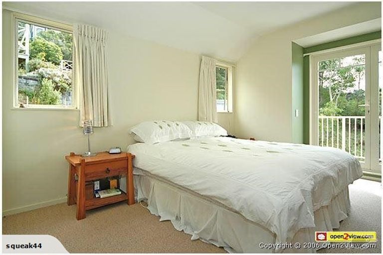 Photo of property in 17 Kopiko Way, Brooklyn, Wellington, 6021