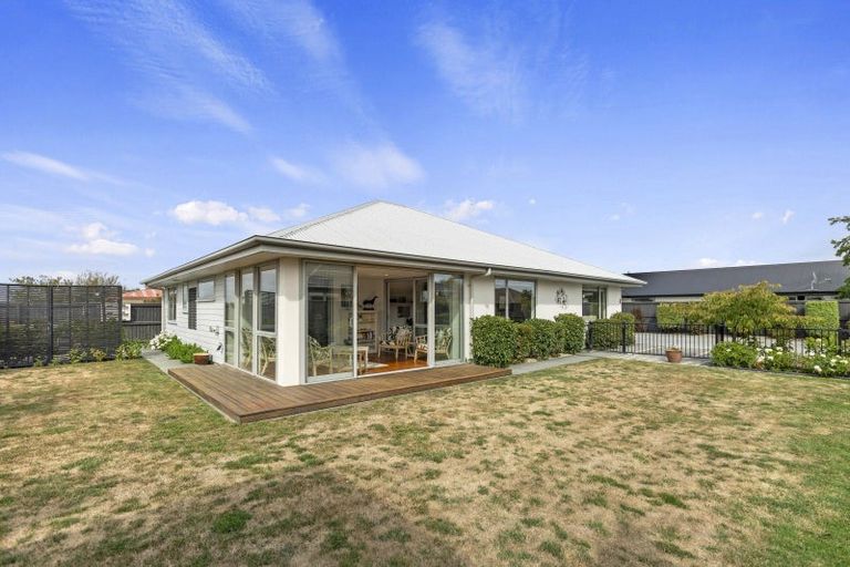 Photo of property in 22 Sequoia Way, Rangiora, 7400