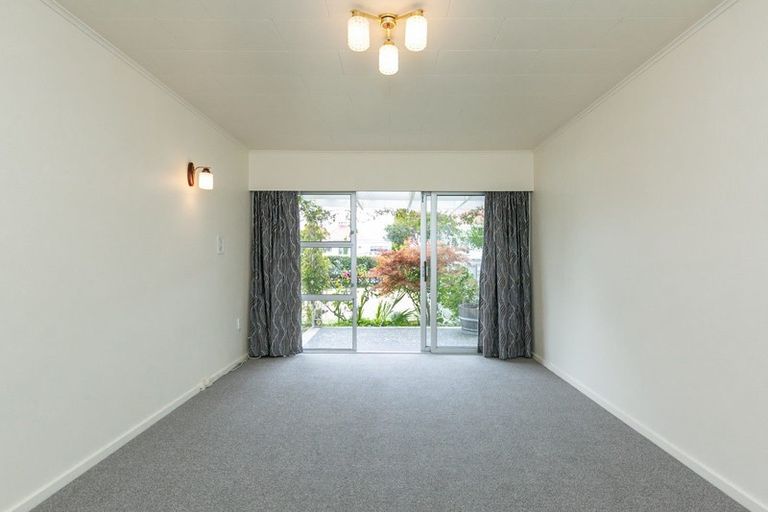 Photo of property in 52a Puketapu Road, Taradale, Napier, 4112