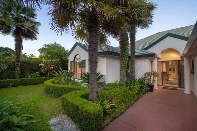 Photo of property in 14 Hamana Street, Narrow Neck, Auckland, 0622