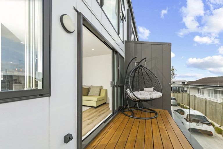 Photo of property in 7/27 Carole Crescent, Pakuranga, Auckland, 2010