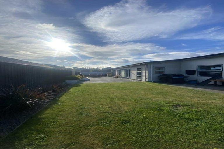 Photo of property in 35 Te Whenu Crescent, Marshland, Christchurch, 8083