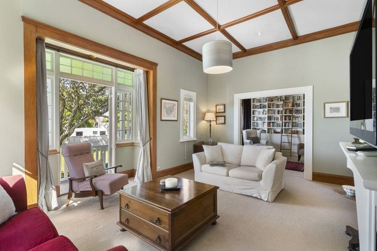 Photo of property in 42 Norwood Road, Bayswater, Auckland, 0622