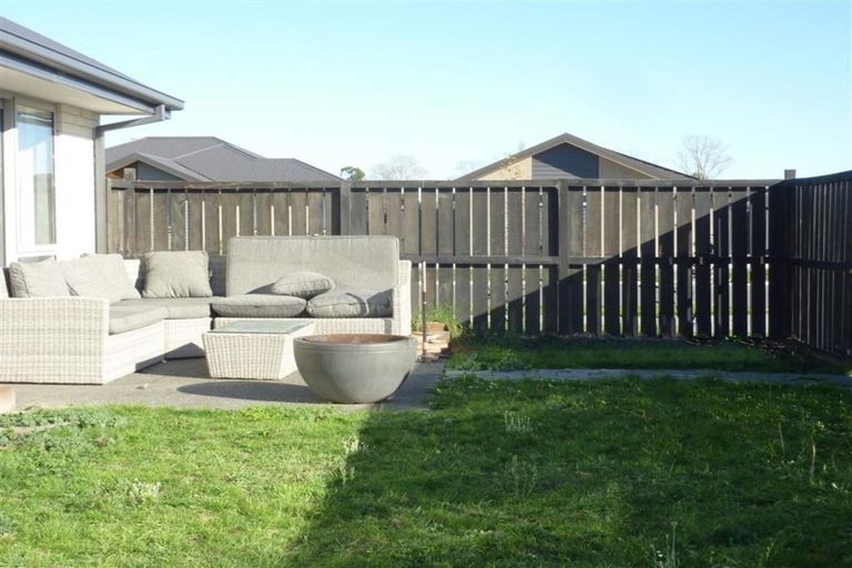 Photo of property in 37 Dunlops Crescent, Bottle Lake, Christchurch, 8083