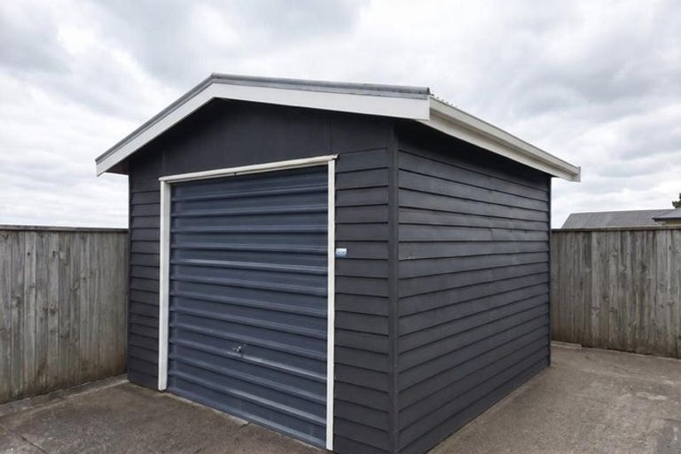 Photo of property in 4 Gossamer Drive, Pakuranga Heights, Auckland, 2010