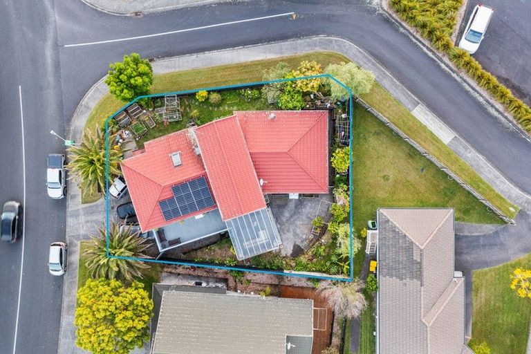 Photo of property in 58 Garton Drive, Massey, Auckland, 0614