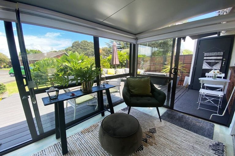 Photo of property in 3 Bellbird Place, Orewa, 0931