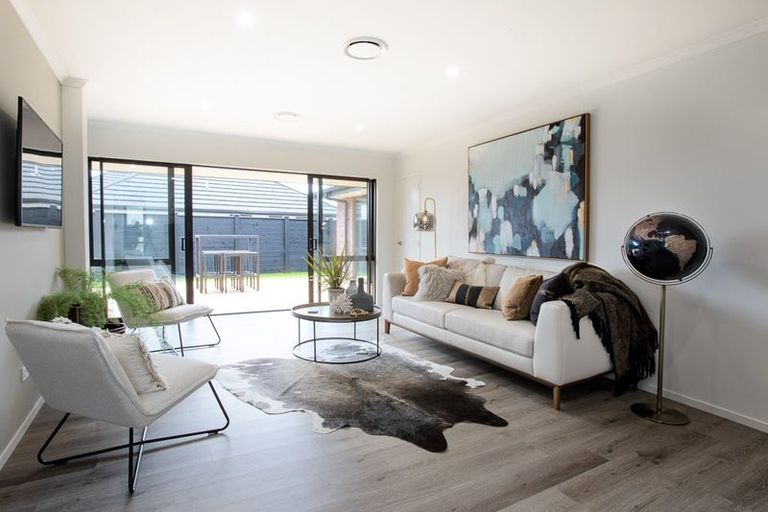 Photo of property in 1 Tremaine Avenue, Two Mile Bay, Taupo, 3330