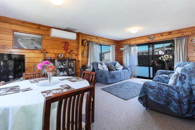 Photo of property in 3b Jet Place, Pukehangi, Rotorua, 3015