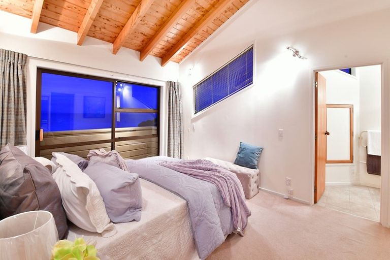 Photo of property in 33 Whale Cove, Stanmore Bay, Whangaparaoa, 0932