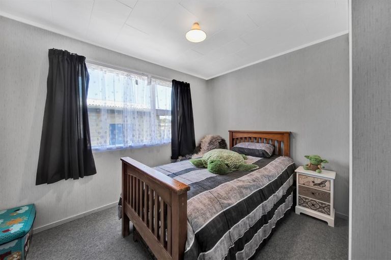 Photo of property in 1 Waihi Road, Hawera, 4610