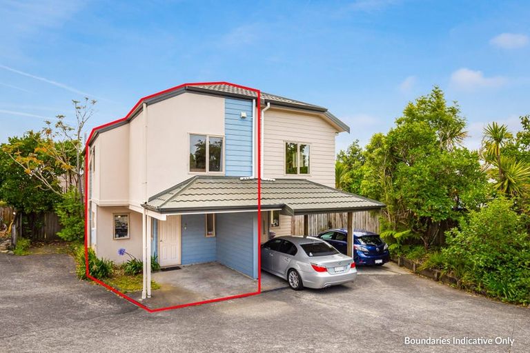 Photo of property in 8/9 Sunnydale Place, Oteha, Auckland, 0632