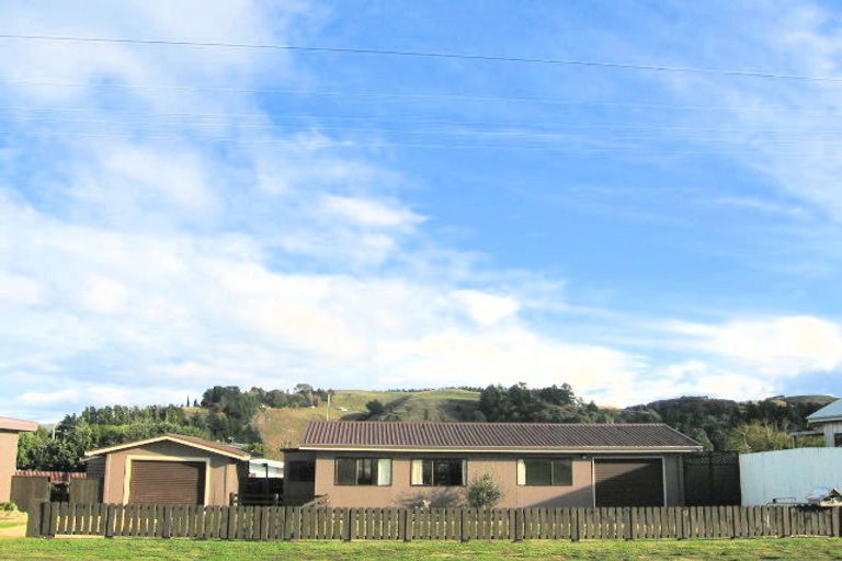 Photo of property in 2 Le Quesne Road, Bay View, Napier, 4104