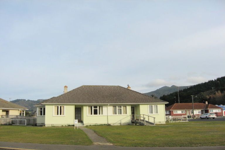 Photo of property in 26 Albertson Avenue, Port Chalmers, 9023