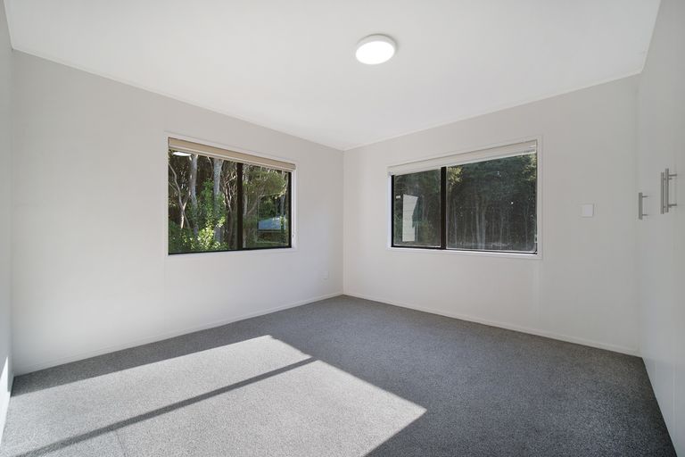 Photo of property in 30 Paulownia Place, Totara Heights, Auckland, 2105