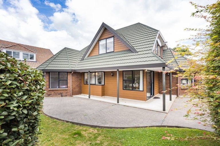Photo of property in 15a Phoenix Avenue, Hokowhitu, Palmerston North, 4410