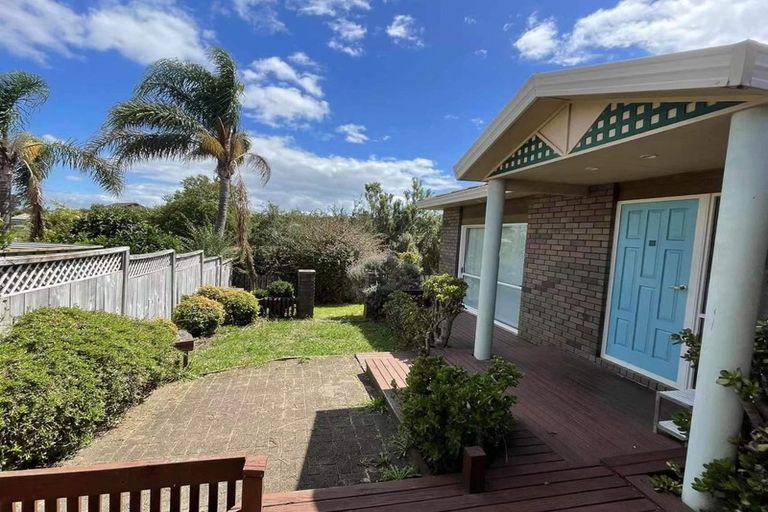 Photo of property in 2/49 Millhouse Drive, Northpark, Auckland, 2013