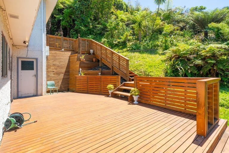 Photo of property in 11 Bogle Grove, Stokes Valley, Lower Hutt, 5019