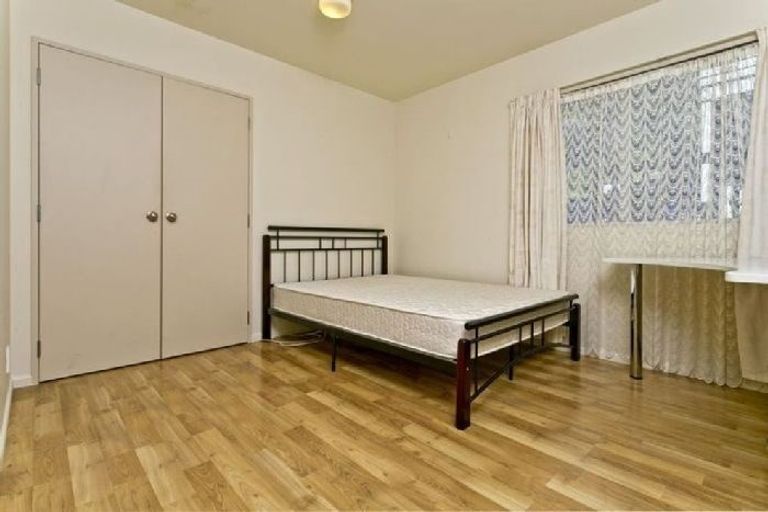 Photo of property in 14a Cypress Place, Sunnynook, Auckland, 0620