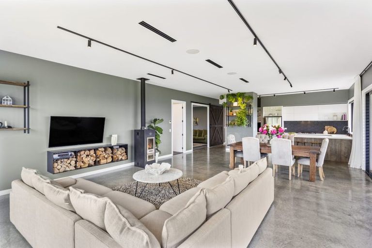 Photo of property in 1 Jack Barry Road, Waitoki, Albany, 0794