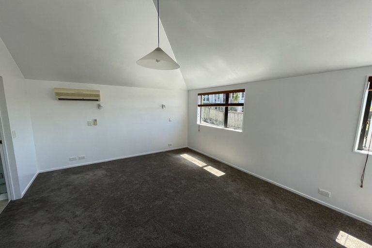 Photo of property in 941a East Coast Road, Torbay, Auckland, 0630
