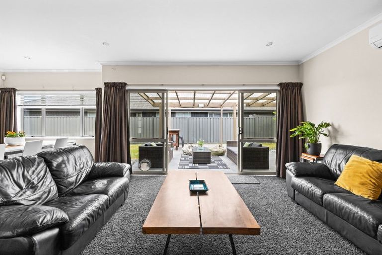 Photo of property in 60 Kapiti Drive, Poraiti, Napier, 4112