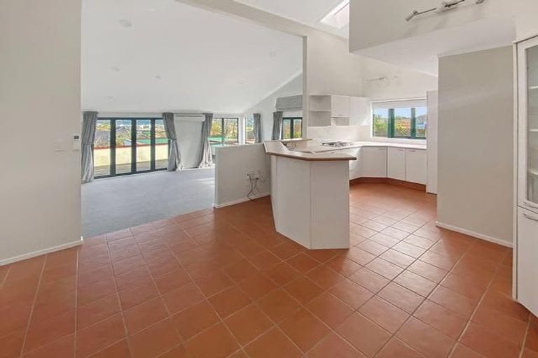 Photo of property in 24 Taroka Close, Pinehill, Auckland, 0632