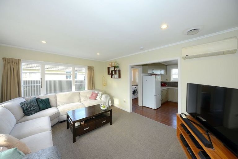 Photo of property in 4 Dunedin Street, Redwood, Christchurch, 8051