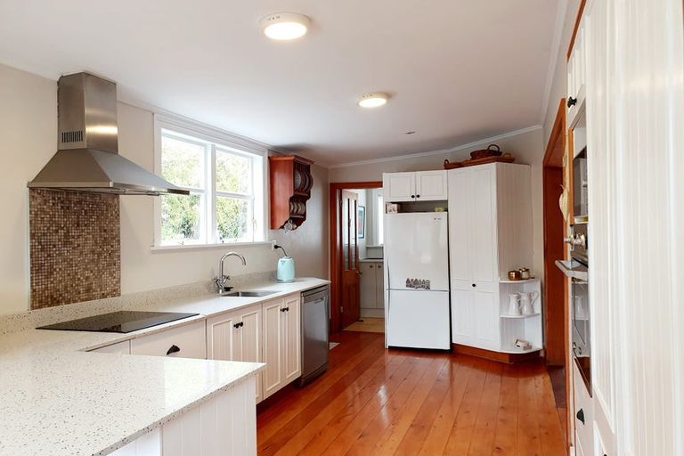 Photo of property in 286 Main Road, Tawa, Wellington, 5028