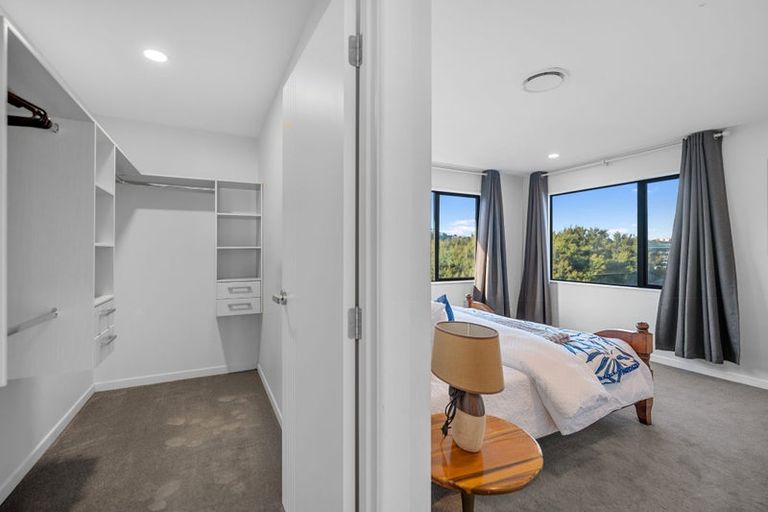 Photo of property in 14 Rathmullen Place, Pinehill, Auckland, 0632