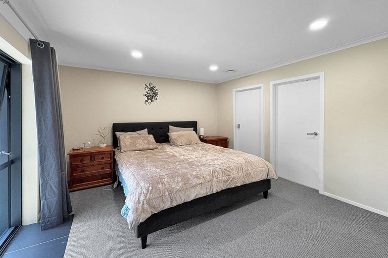 Photo of property in 35 Whitney Place, Rototuna North, Hamilton, 3210