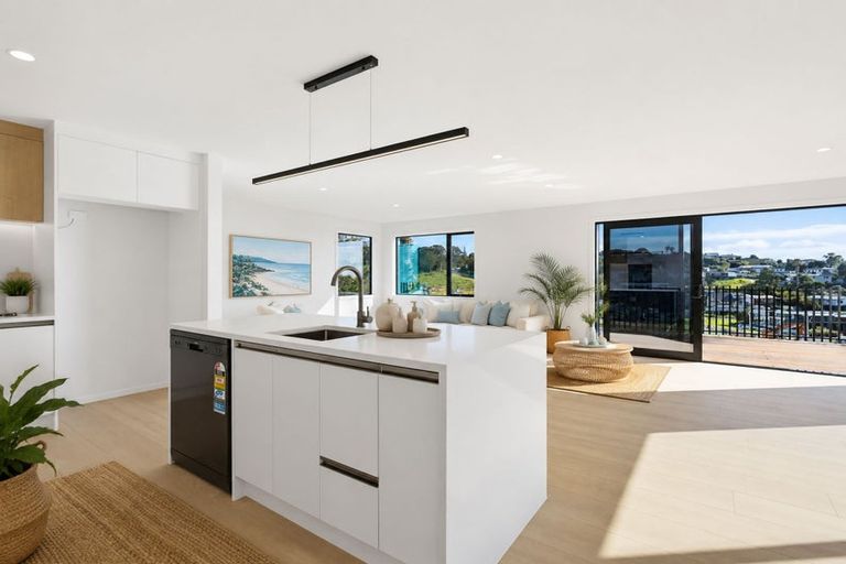Photo of property in 8a Cedar Terrace, Stanmore Bay, Whangaparaoa, 0932