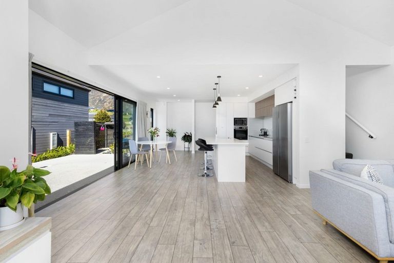 Photo of property in 3a Rannoch Drive, Jacks Point, Queenstown, 9371