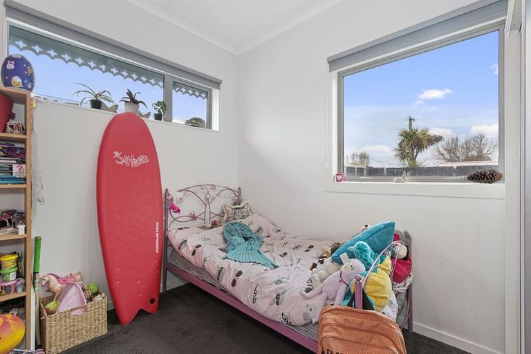 Photo of property in 56 Bowhill Road, New Brighton, Christchurch, 8083