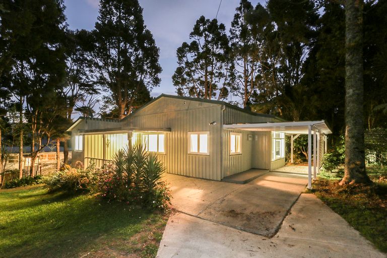 Photo of property in 27 Victory Road, Laingholm, Auckland, 0604