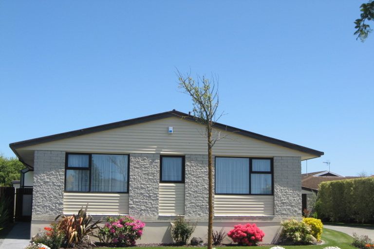 Photo of property in 31 Dunbarton Street, Redwood, Christchurch, 8051