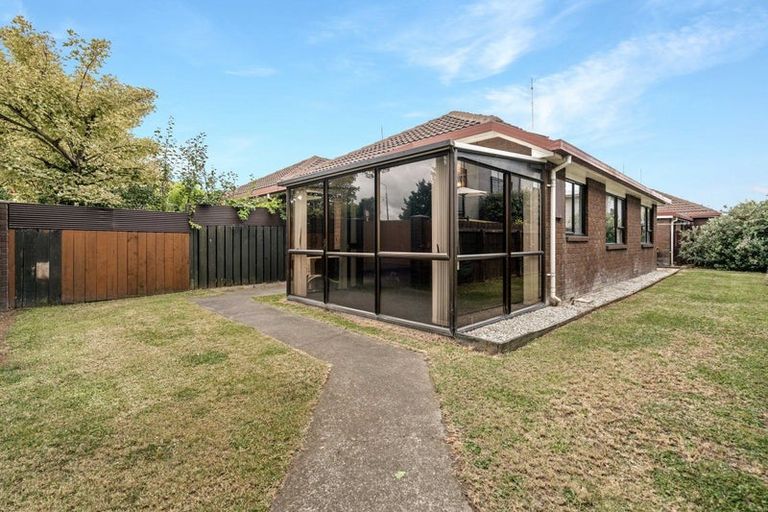 Photo of property in 2/218 Lincoln Road, Addington, Christchurch, 8024