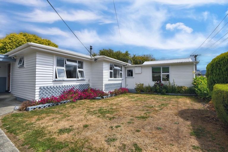 Photo of property in 93 Pembroke Street, Carterton, 5713