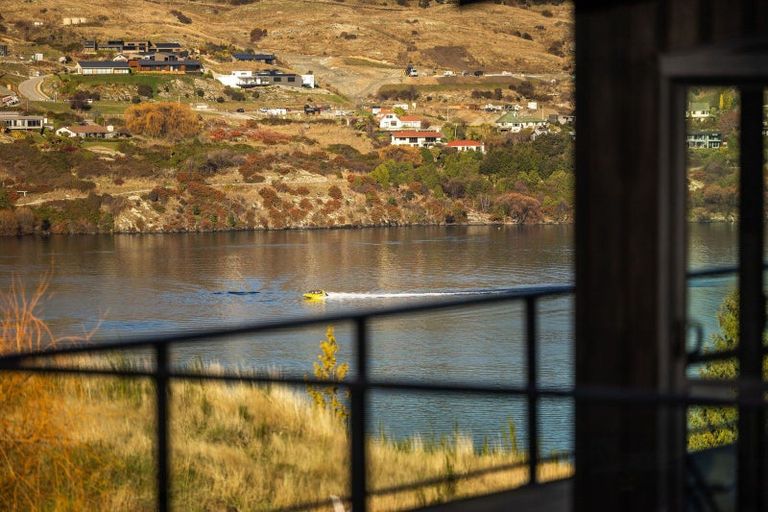 Photo of property in 2 Quartz Rise, Queenstown, 9300