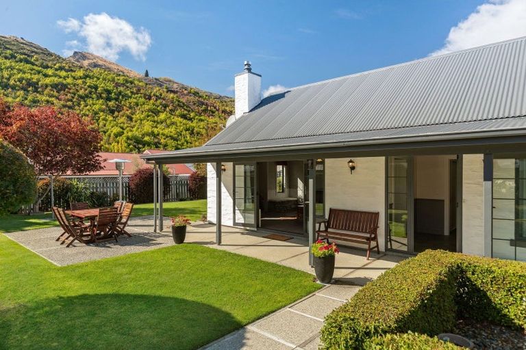 Photo of property in 101 Devon Street, Arrowtown, 9302