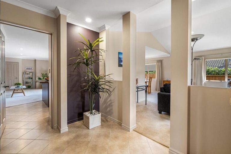 Photo of property in 28 Redhaven Place, Bethlehem, Tauranga, 3110