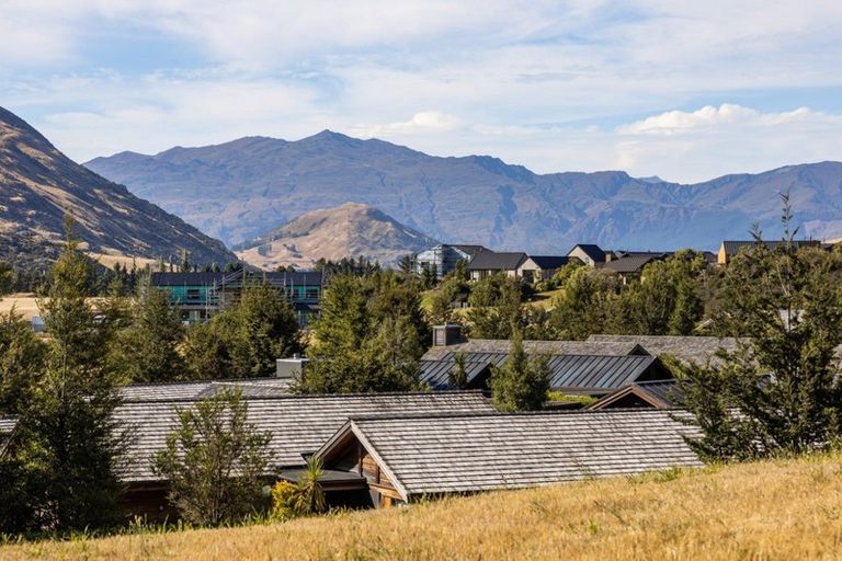 Photo of property in 25 Rannoch Drive, Jacks Point, Queenstown, 9371