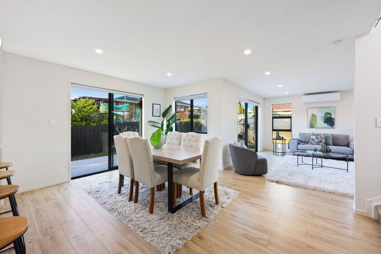 Photo of property in 33a Jillteresa Crescent, Half Moon Bay, Auckland, 2012