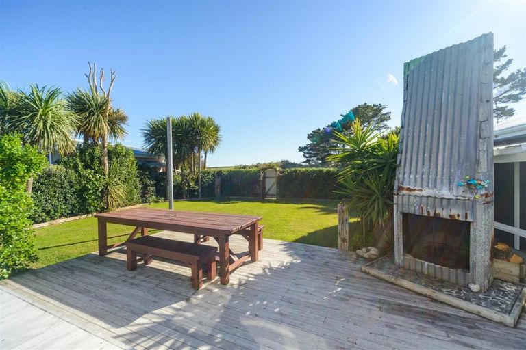 Photo of property in 1946 Parewanui Road, Parewanui, Bulls, 4894