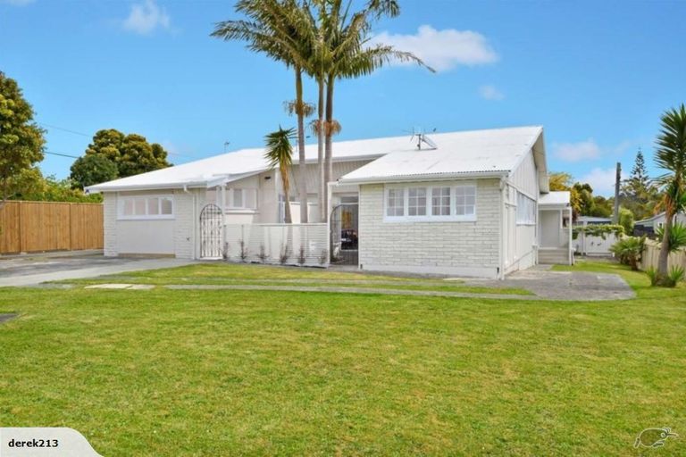 Photo of property in 24 Tiri Tiri Road, Birkdale, Auckland, 0626