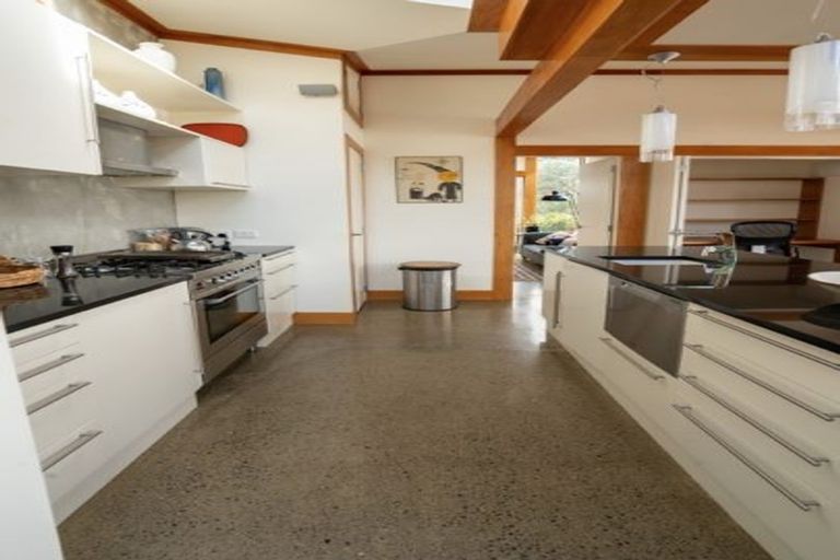 Photo of property in 300b Oriental Parade, Oriental Bay, Wellington, 6011